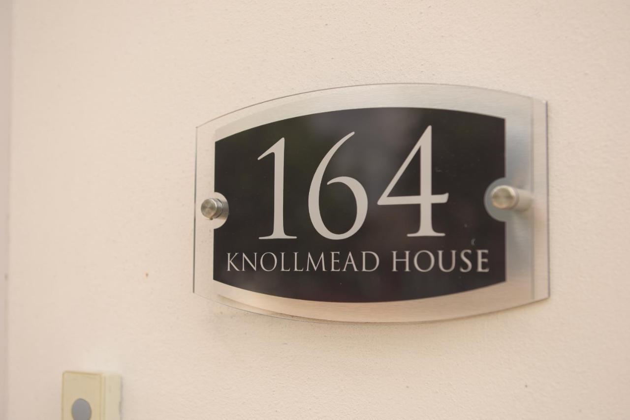 Knollmead House Villa Surbiton ภายนอก รูปภาพ